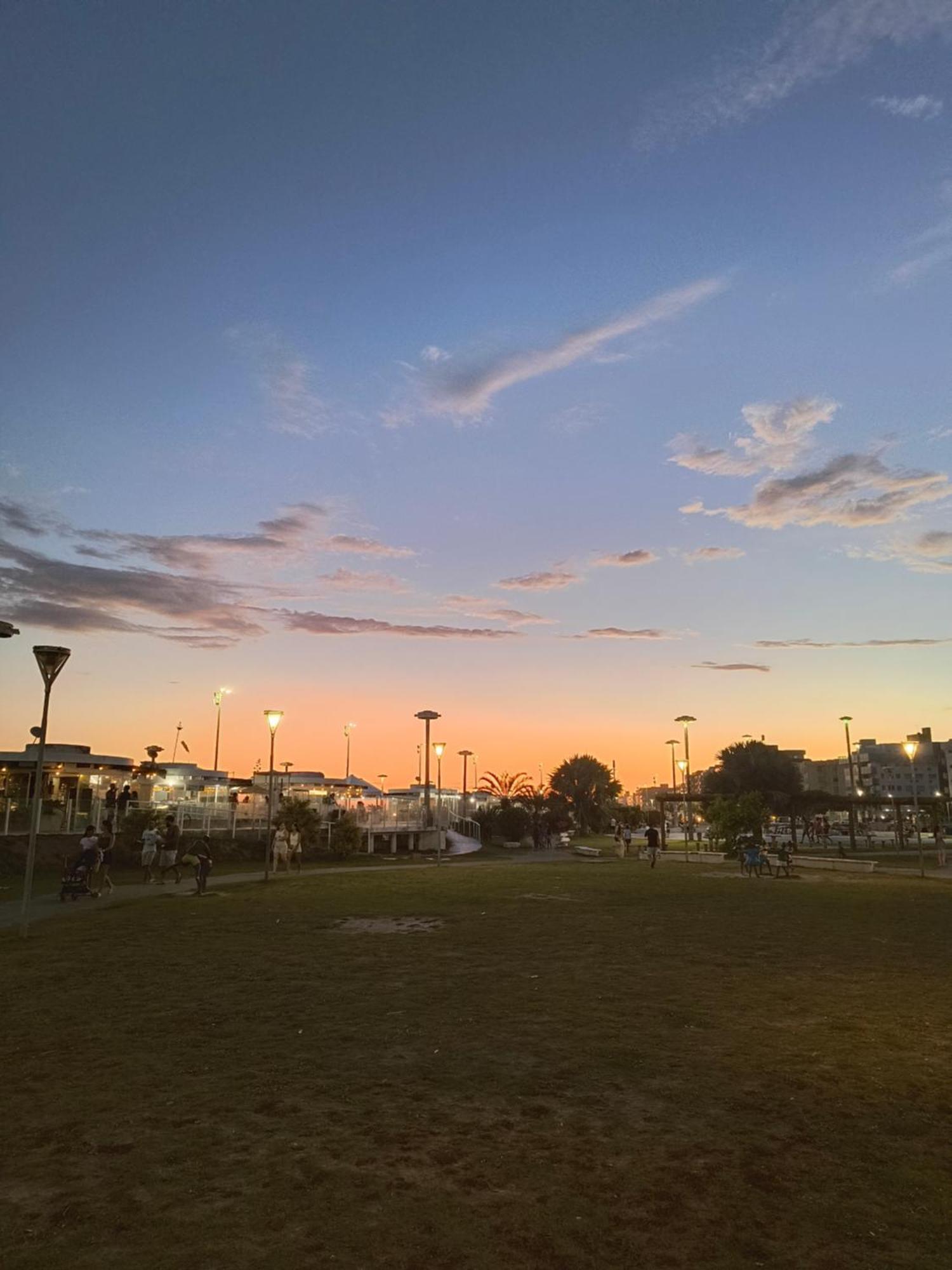 Apartamento Com Vista Para Praia Do Forte Em Cabo Frio Apartment Exterior foto